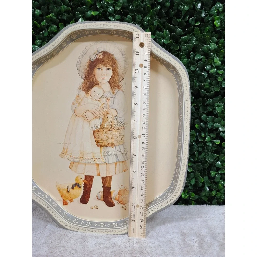 Jan Hagara Victorias Easter Vintage Metal Tray Heirloom Tradition‎ 1984 H3052